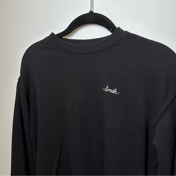 Divided Embroidered Smile Script Cropped Crewneck Sweatshirt Black Size XS - Picture 4 of 9
